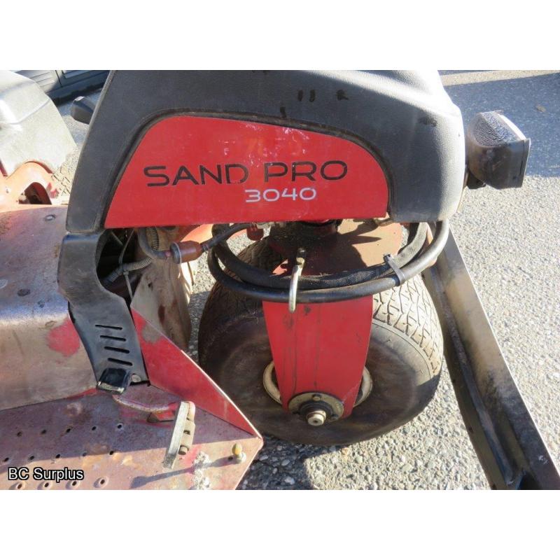 Q-1001: Toro Sand Pro 3040 Cleaning & Grooming Machine