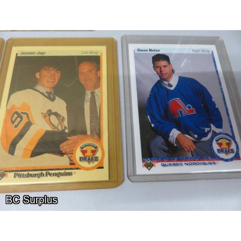Q-42: Hockey Cards – 1989 to 1990 – Various – 25 Items