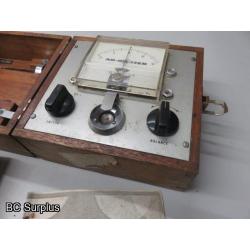 Q-127: Hopkins Engine Oil Analyzer – Wooden Case – Vintage