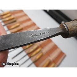 Q-131: Wood Carving Chisel Set – 16 Pieces – Vintage