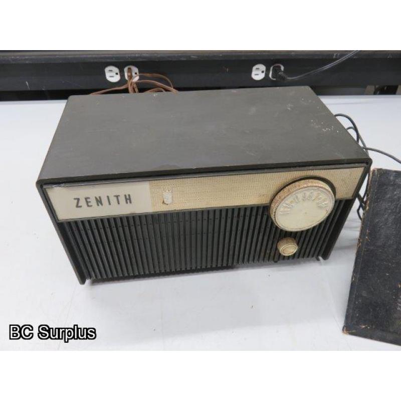 Q-177: Zenith Tube-Style Radio with Antennae
