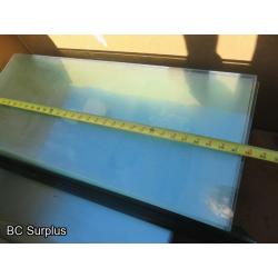 Q-408: Glass Display Shelving – 1 Lot