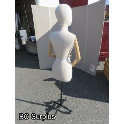 Q-409: Display Mannequin or Dress Form – Female