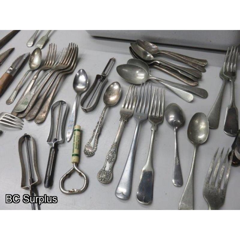Q-501: Vintage Flatware & Cutlery – Some Sets – 1 Lot