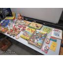 Q-505: Vintage Children's Toys & Games – 1 Lot