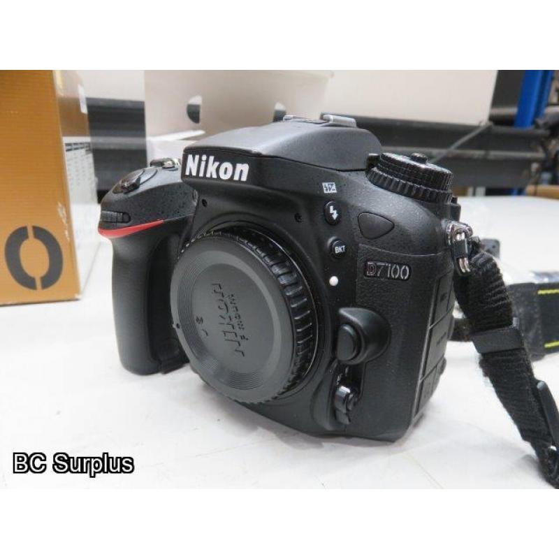 Q-564: Nikon D7100 Digital Camera Body with Battery but NO Charger
