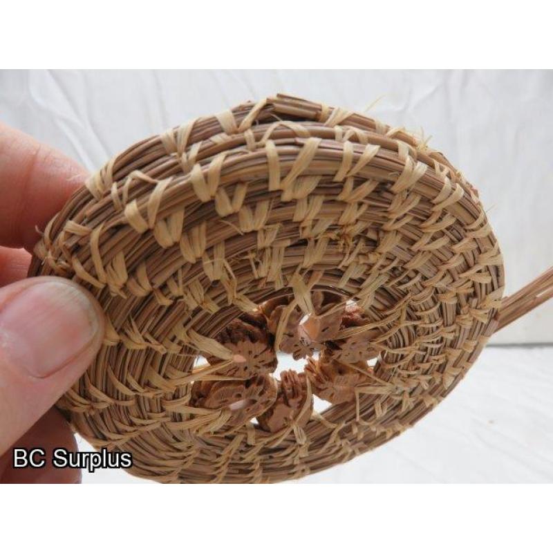 R-214: Berry Basket with Handle; Trading Basket – 2 Items