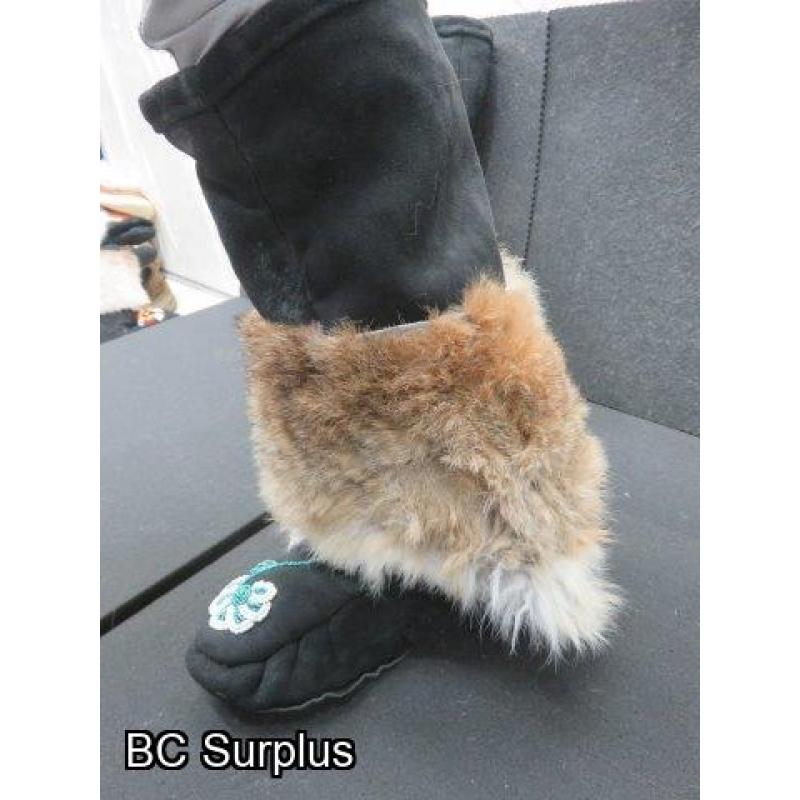 R-261: Black Suede Leather Moccasins with Fur Uppers