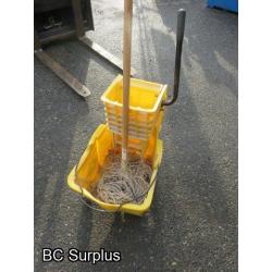 R-430: Rubbermaid Mop & Bucket – 1 Set