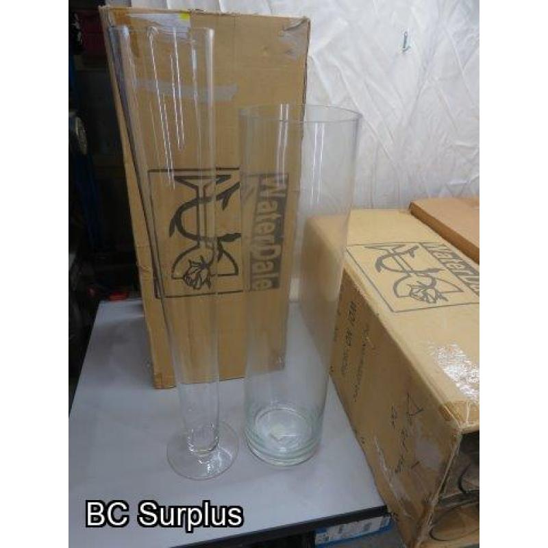 R-452: Tall Glass Vases – 1 Lot