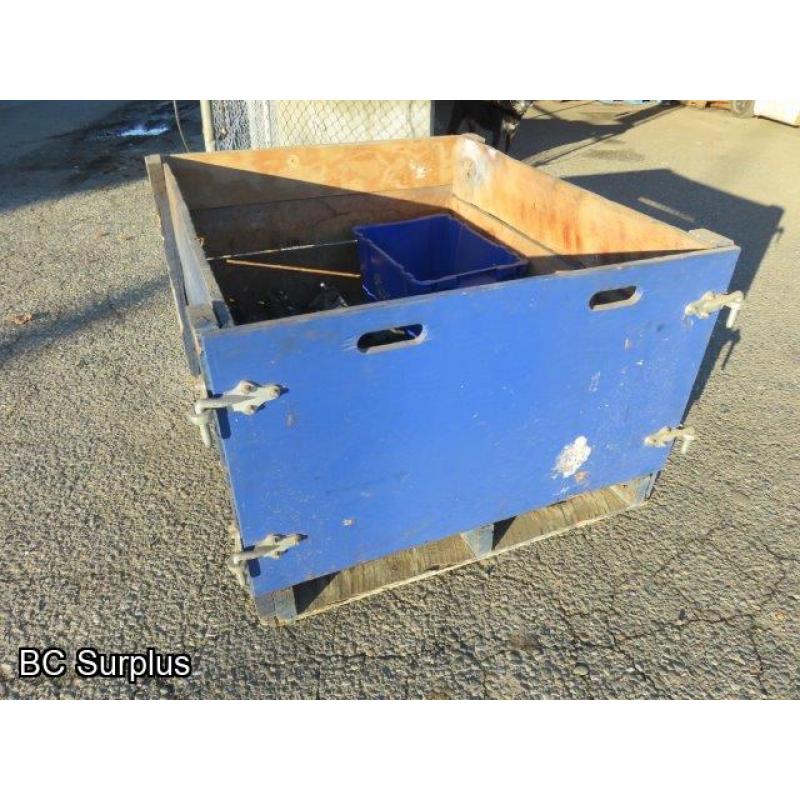 R-580: Heavy Duty Wooden Shipping Pallet – Blue