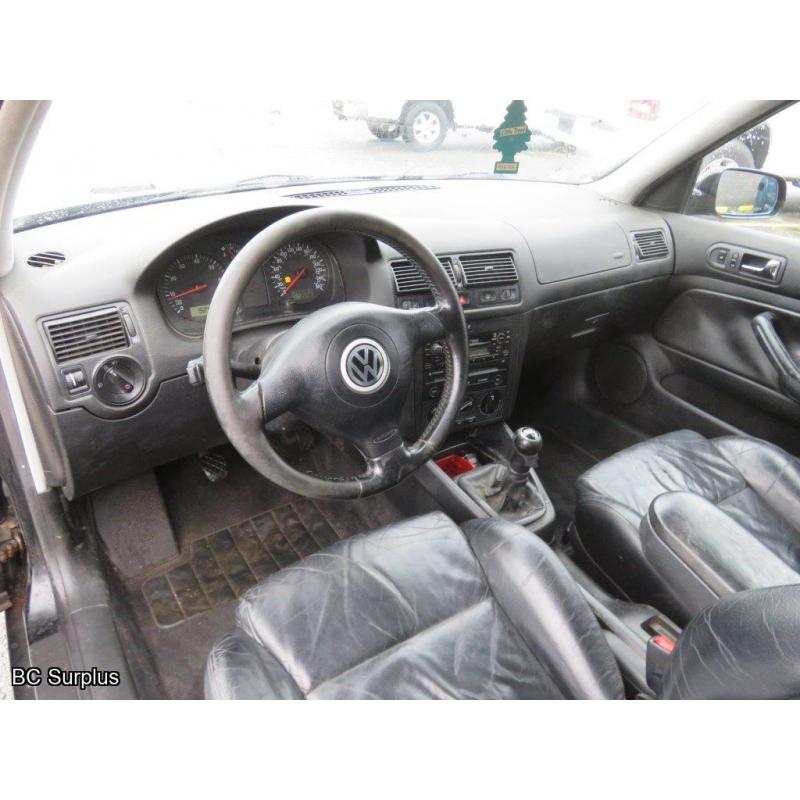 S-1006: 2000 Volkswagen Golf GTI Hatchback – 299261 kms