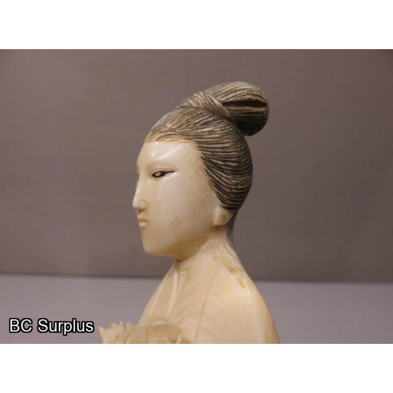 S-15: Vintage Bone Carving – Lady