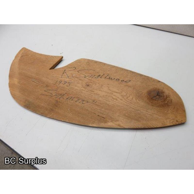 S-26: Indigenous-Style Salmon Wall Plaque