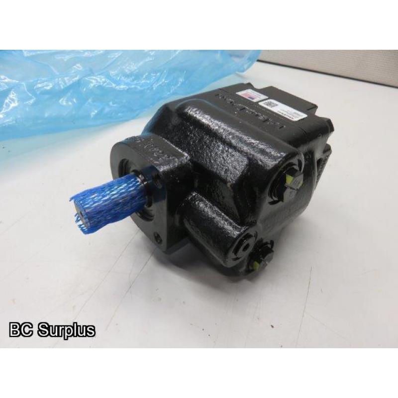 S-256: MacDon Hydraulic PTO Pump