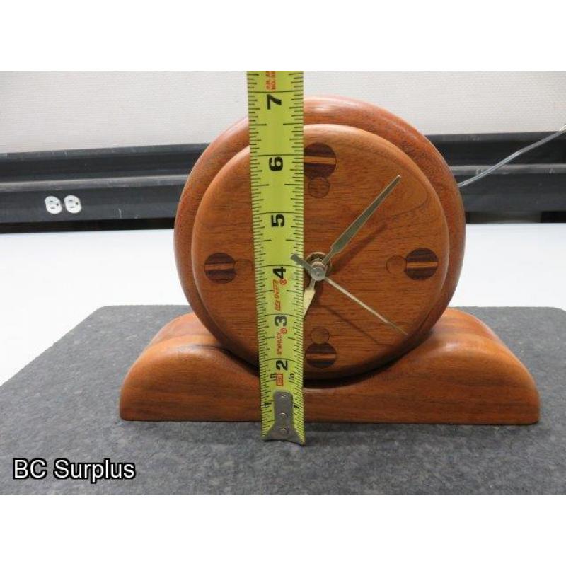 S-643: Vintage-Style Solid Wood Mantle Clock