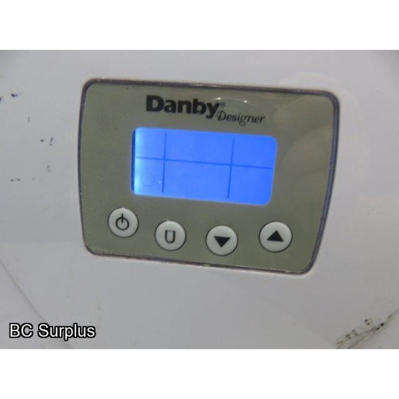 T-111: Danby Ice'N Easy Countertop Ice Maker