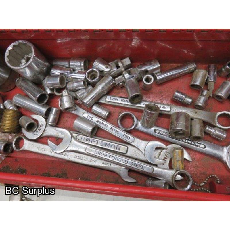 T-664: Red Tools Box & Contents – Various Sockets – 1 Lot
